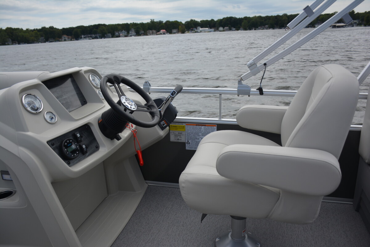 2023 Sunchaser Vista 18 LR Pontoon powered by a Yamaha T50LB Quad Expert