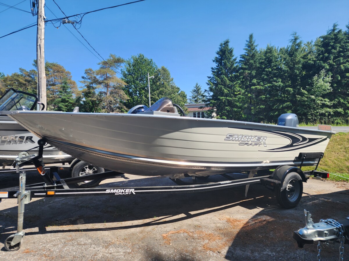 2023 Smoker Craft Angler XL Patriot DLX SC 16 Quad Expert